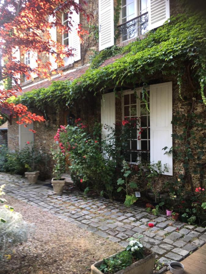 グロルーヴル Le Cedre Bleu Bed & Breakfast エクステリア 写真