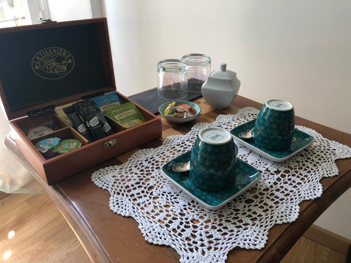 グロルーヴル Le Cedre Bleu Bed & Breakfast エクステリア 写真