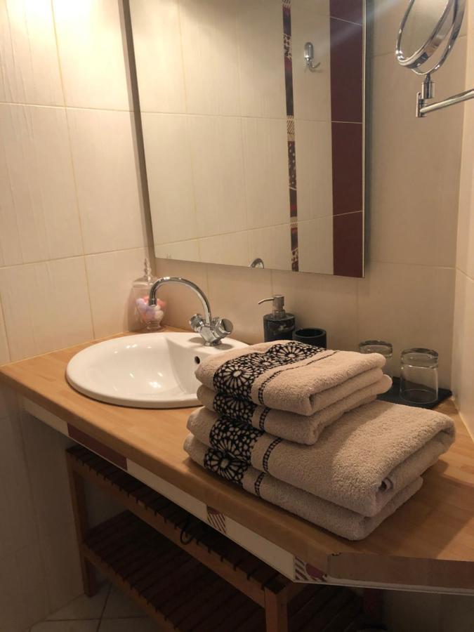 グロルーヴル Le Cedre Bleu Bed & Breakfast エクステリア 写真