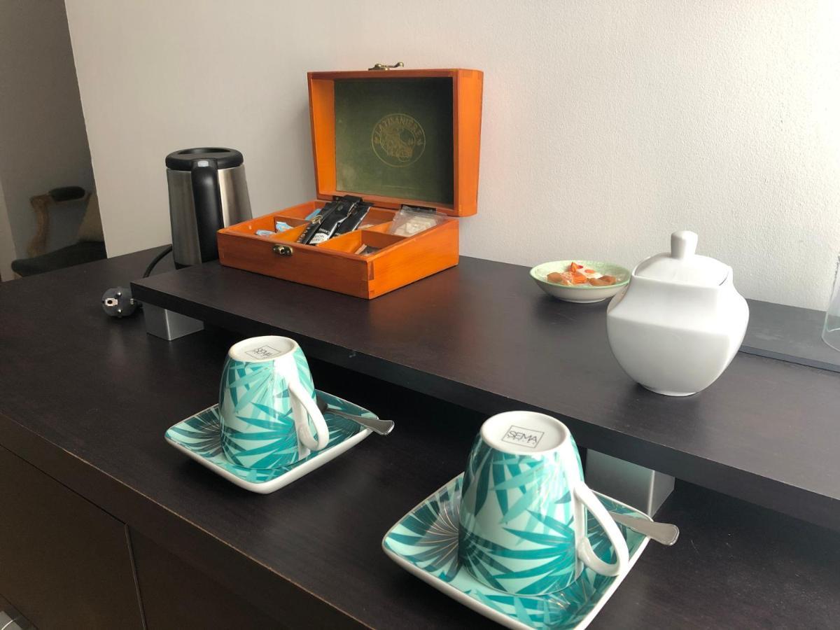 グロルーヴル Le Cedre Bleu Bed & Breakfast エクステリア 写真