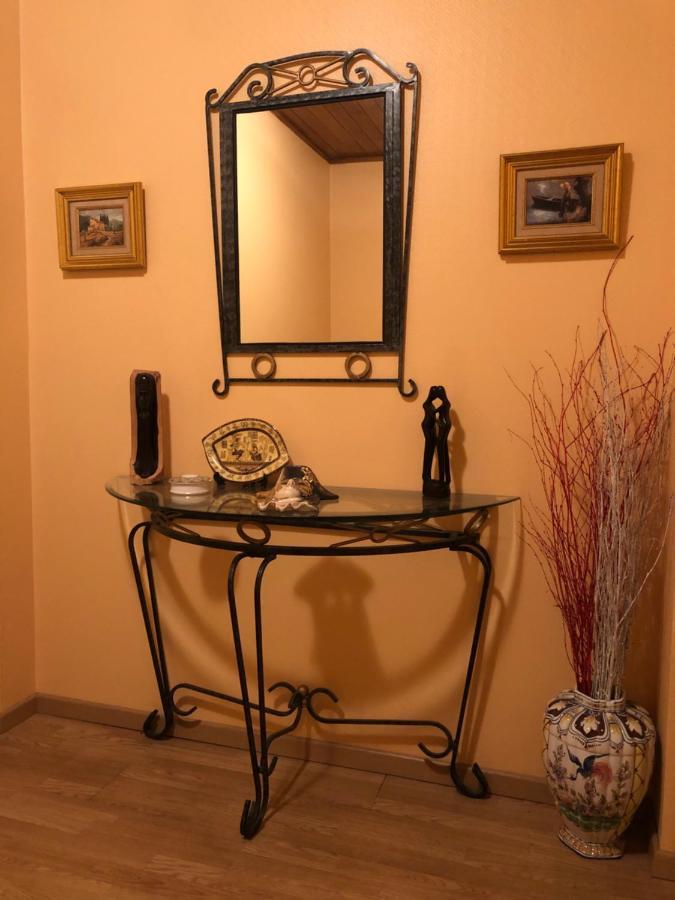 グロルーヴル Le Cedre Bleu Bed & Breakfast エクステリア 写真